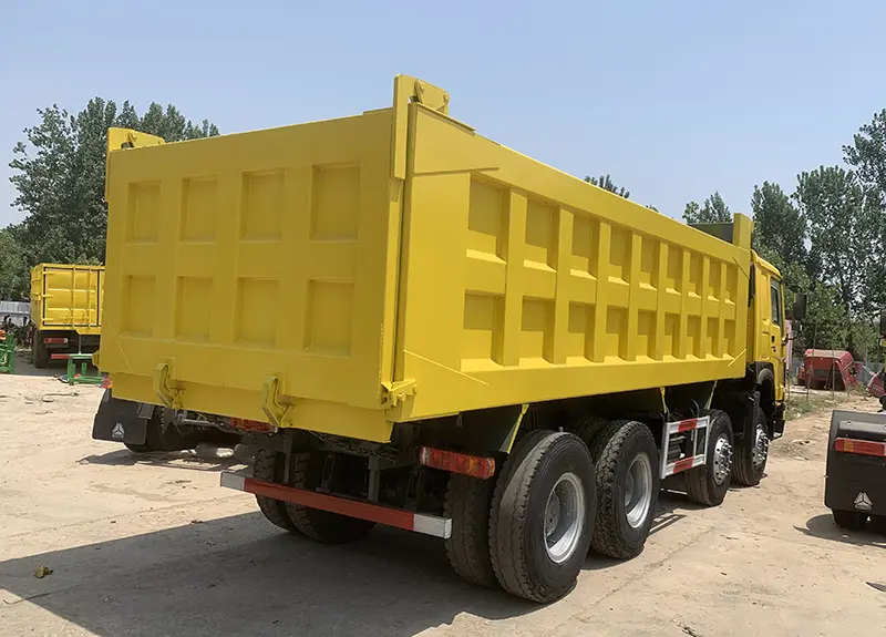 Sinotruk Howo 8x4 Dump Truck