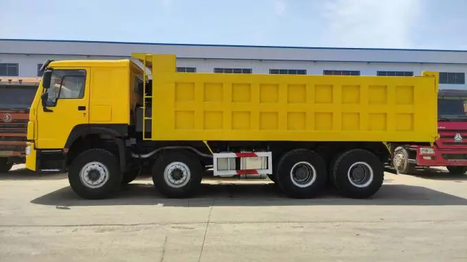 Sinotruk Howo 8x4 Dump Truck