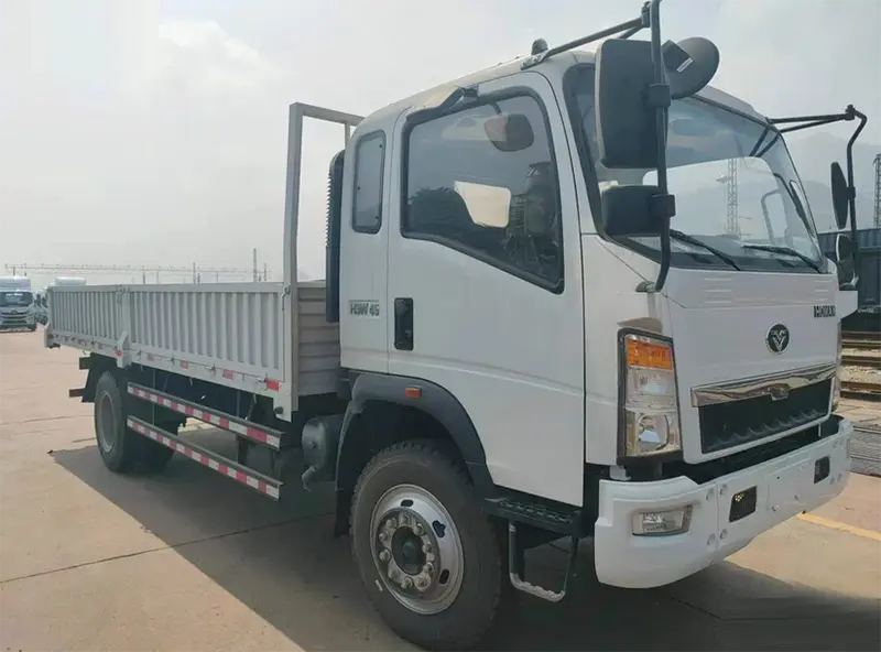 sinotruk howo light cargo truck​